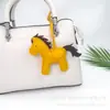 Nuevos Adornos de Caballo de Cuero, Colgantes Mascota del Año del Caballo, Decoraciones Colgantes de Cuero para Espejo Retrovisor de Coche y Bolsos