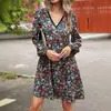 Novo vestido de renda com decote V para mulheres da Amazon, importado, outono, solto, floral pequeno, manga longa
