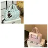 Bolsa de maquiagem à prova d'água estilo coreano com bolinhas, grande capacidade, bolsa de mão com três camadas divididas, nécessaire portátil, pode ser pendurada em uma mala
