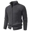 Suéter de punto de ochos para hombre con cuello alto retro, cierre completo, estilo americano otoño/invierno, suave y cómodo, corte ajustado, cárdigan de punto de ochos