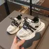 Zapatos para niñas 2026 nuevos tenis de malla transpirable para primavera y otoño, zapatos casuales versátiles ligeros de suela suave para niños