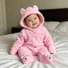 Kids Tales Amazon en Otoño/Invierno Bebé Coral Fleece Oso Mameluco Bolsa Bolso Pies Grueso Liebre Ropa