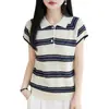 Camiseta retro listrada de manga curta estilo francês para mulheres, com gola de lapela e botões, top de malha, versátil para o verão, com pequenas mangas bufantes, fresco e respirável