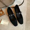 Zapatos Mary Jane cuadrados pequeños elegantes de piel de oveja súper suave con pedrería en forma de corazón, Zapatos planos de estampado de leopardo retro francés para mujer