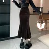 Falda de Terciopelo Negro de Cola de Pez para Mujer, Falda Lápiz Adelgazante de Cintura Alta para Otoño e Invierno, Falda Plisada de Longitud Media para Mujer Petite