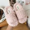 Pantuflas Peludas Simples de Cor Sólida para Meninas 2025 Novo Estilo de Inverno Pantuflas de Algodão Suede Quentes com Forro de Fleece Antiderrapantes de Uma Tira