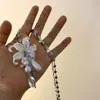 Collar de Lirio de Alas Plateadas, Collar de Diseñador para Mujer, Collar de Diseño Único, Collar Hecho a Mano para Mujer
