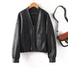 Jaqueta de pele de carneiro de marca designer 2026 novo modelo, design estiloso de bolso de camada dupla, jaqueta de couro feminina versátil, moderna