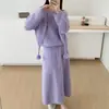 Elegante bufanda, suéter de punto elegante y falda: un conjunto de tres piezas para otoño e invierno, con un corte holgado y favorecedor, y diseñado para ventas transfronterizas
