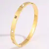 Pulseira de Aço Titânio Quadrada Quatro Diamantes Não Desbota Moda Pulseira de Diamante Feminina Pulseira de Aço Inoxidável de Alta Qualidade