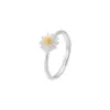 Brincos Pequenos de Margarida Estilo Floresta em Prata de Lei S925 para Mulheres, Conjunto de Colar e Pulseira de Crisântemo Estilo Pastoral Fresco e Simples Atacado