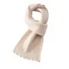 Sencillo y versátil, este bufanda tejida 100% cachemira pura está diseñado tanto para hombres como para mujeres.. Es un accesorio cálido, elegante y fácil de combinar para mantenerte abrigado en el clima frío.