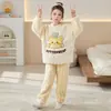Pijama cálido de forro polar coral para otoño e invierno, nuevo conjunto de pijama y ropa de estar de franela de invierno estilo caricatura para niñas pequeñas