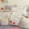 Nuevo conjunto de cuatro piezas de alta calidad, de moda para otoño/invierno, con tejido de terciopelo de leche engrosado, estampado de leopardo, aplique de dibujos animados y diseños bordados para abrigarse
