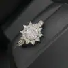Anillo de Boda Real Medieval Versa para Dedo Anular de Mujer Chapado en Oro de 18K Microincrustado Zirconio Rojo Brillo Brillante Multifacético Joyería Anillo