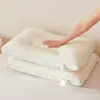 2026 Colección Herbal Nuevo Modelo Almohada para Cuello Almohada Cervical para Dormir Uso Único Hogar Estudiante Dormitorio