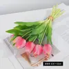 7 tulipanes artificiales agrupados con tallos de goma suave, arreglo floral de escritorio para el hogar estilo crema, flores decorativas para sala de estar