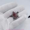 Servicio de joyería personalizada para todo tipo de atuendos colgante de collar con relieve de alas de escudo retro colgante de animación de personalidad genial
