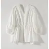 Elegante Camisa de Muñeca con Cuello en V, Cintura Marcada y Mangas de Linterna para Mujer, Estilo Occidental, Alta Gama, Holgada, Casual, Aspecto Delgado, Rejuvenecedora, Camisa Versátil