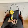 Moda de Verano Transfronteriza Tejida Estilo Nuevo Japonés y Coreano 2026 Bolso de Hombro Cruzado Cubo Versátil para Viajes de Negocios para Mujer
