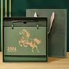 Calendário de Mesa em Couro 2026 High-End Personalizado para Escritório Desktop Criativo Calendário 2026 Ano do Cavalo Calendário de Mesa Caixa de Presente Personalizado