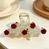 Pinza para el Cabello con Colgante de Borla de Pedrería Rosa Roja para Mujer, Estilo de Alta Gama, Elegante Accesorio para el Cabello para la Parte Posterior de la Cabeza, Pinza de Tiburón