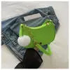 Bolso de Mujer de Color Sólido con Pompón 2025 Invierno Nuevo Estilo Fresco Bolso de Hombro de Fieltro con Hendidura, Bolso Cuadrado Pequeño de Moda de un Solo Hombro