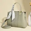 Bolso Bordado de Patchwork Estilo Chino de Moda Bolso de Mujer Modelo Nuevo 2025 con Bufanda Versátil Bolso de Hombro Cruzado para Mujer