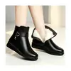 Botines cortos para mujer para madres, botas de algodón afelpado de invierno, botas Martin, botas antideslizantes de suela plana para mujeres de mediana edad y mayores, botas de cuero cálidas