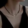 Collar de Aleación de Cobre, Collar con Cuentas Negras para Mujer, Accesorio de Cadena para el Cuello de Lujo Ligero de Nicho de Gama Alta, Cadena Versátil para Clavícula de Celebridad de Internet