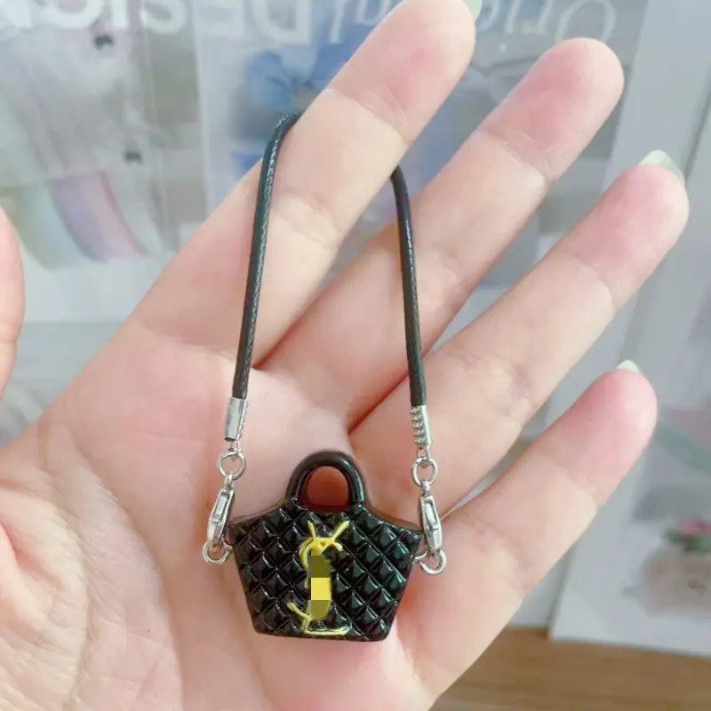 y黑色包包