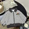Chaqueta de otoño unisex a rayas para niños con cuello de solapa, con un divertido estampado de cachorro, suave y cómoda para el uso diario