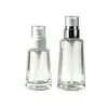 En stock: Botella de loción de 30 ml con forma trapezoidal cónica, botella rociadora de sérum transparente de 50 ml, a prueba de fugas, cilíndrica, superficie lisa, fondo grueso