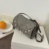 Bolsa de mão trançada transfronteiriça para mulheres, novo modelo de verão 2026, bolsa de ombro estilo boêmio com corrente de contas, bolsa crossbody