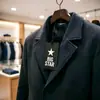 Etiquetas de papel kraft especiales personalizadas, tarjetas de colores dobladas para ropa y bolsos, etiquetas de embalaje personalizadas para juguetes electrónicos y digitales
