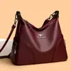 Bolsa Simples para Mulher de Meia-Idade Bolsa de Ombro 2024 Nova Moda Couro PU Macio Bolsa Meia-Lua Comércio Exterior Portátil Bolsa Transversal