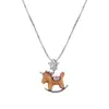 Collar Colgante Corazón de Caballo de Madera para el Año de Nacimiento, Cadena Clavicular Versátil para el Día a Día con Diseño Único para Mujeres