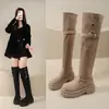 Botas longas de camurça de uso duplo para mulheres, novo modelo 2026, com sola grossa, emagrecedoras, que aumentam a altura, salto grosso, botas justas over-the-knee