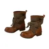 Novas botas jeans com laço 2026, estilo retrô, bico redondo, salto baixo, confortáveis, design patchwork, efeito emagrecedor, botinhas para mulheres, estilo western com tiras