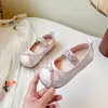 Zapatos de niña zapatos de princesa de satén novedades de primavera pedrería zapatos pequeños de cuero zapatos infantiles franceses mocasines