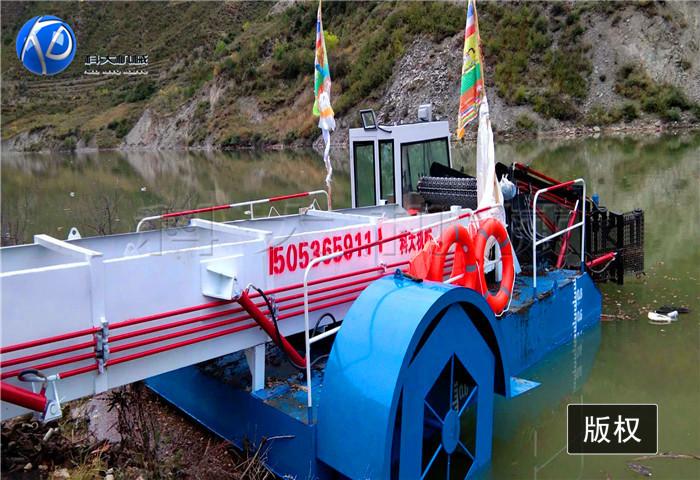 7甘肃甘南垃圾打捞船 (3).jpg