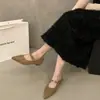 Sapatos Femininos Vermelhos Rasos de Camurça com Elevação Interna 2025 Primavera e Outono Elegantes Bico Fino com Saia Mary Jane Sapatos de Festa