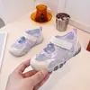 Sandálias de Verão Novas para Meninas 2026 Sapatos de Verão Frescos para Crianças Sapatos Fechados para Crianças Maiores Tênis Esportivos Respiráveis Sola Macia Versátil