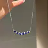 Colar Pingente Estrela Sorridente de Corindo Vermelho, Anel Aro Fashionable de Luxo Leve Cravejado com Diamantes e Espinélio Azul, Brincos de Diamante Vermelho, Pedras Preciosas Coloridas
