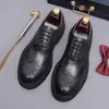 Zapatos de vestir nuevos para hombre, estilo de negocios, transpirables, hechos de cuero genuino, con cordones, modernos y a la moda, zapatos brogue para hombre