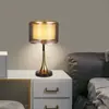 Luminária de cabeceira pós-moderna de luxo leve, decoração de quarto, quente e criativa, luminária de cabeceira elegante de tecido, luminária decorativa, metal