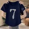 Camiseta feminina de algodão falso cor bordô, manga curta, estilo mãe de verão, modelagem solta, emagrecedora, com design irregular, top de nicho