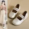 Nuevos zapatos Mary Jane redondos vintage lindos para mujer, verano y otoño 2025, versátiles de estilo francés, planos, estilo británico, zapatos de cuero