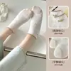 Calcetines al por mayor Acheng para mujer, calcetines cortos de primavera y verano, estilo fino antideslizante, calcetines de tubo corto lindos y versátiles para el verano