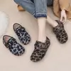 Zapatos Planos de Suela Suave Antideslizantes para Madre de Invierno para Mujer Estilo Retro Cálidos de Felpa Zapatos Perezosos para Mujer Nuevo Estampado de Leopardo Más Terciopelo Zapatos Birkenstock